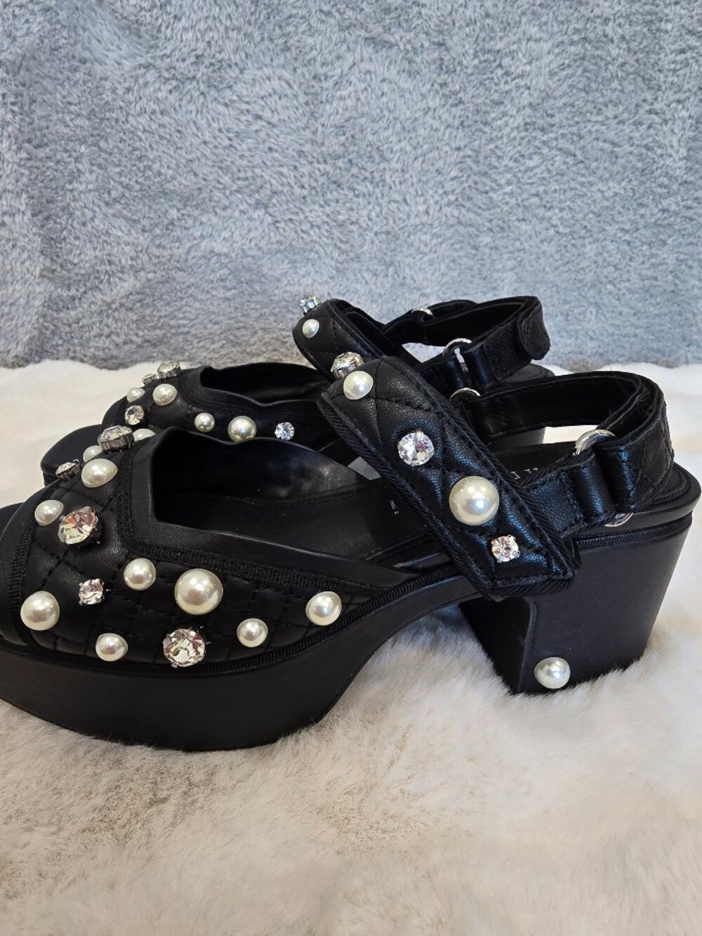 Gianni Bini Zoeyy Three Pearl Ornamented Quilted Platform Sandals Black Size 8